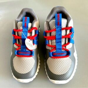 New Balance Kids' Playgruv V1 Bungee Sneaker Size 9.5 Wide in Castlerock/ Red